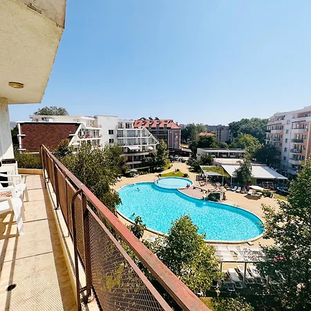 Apartman Two-bed Flat In Sunny With Pool View *
