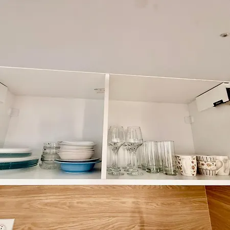 Apartman Two-bed Flat In Sunny With Pool View