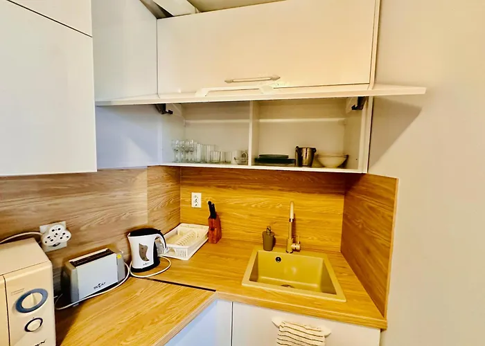 Two-bed Flat In Sunny With Pool View Apartman *