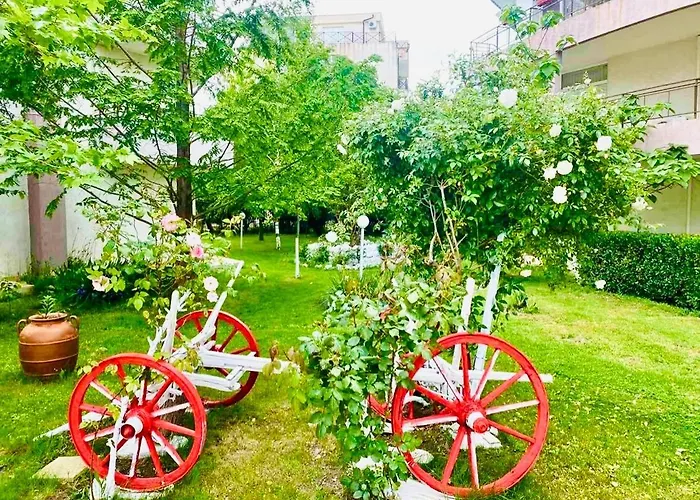 Two-bed Flat In Sunny With Pool View Apartman *