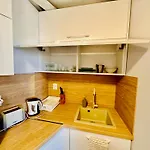 Two-bed Flat In Sunny With Pool View Apartment *