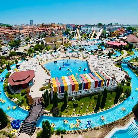 Two-bed Flat In Sunny With Pool View Appartement *