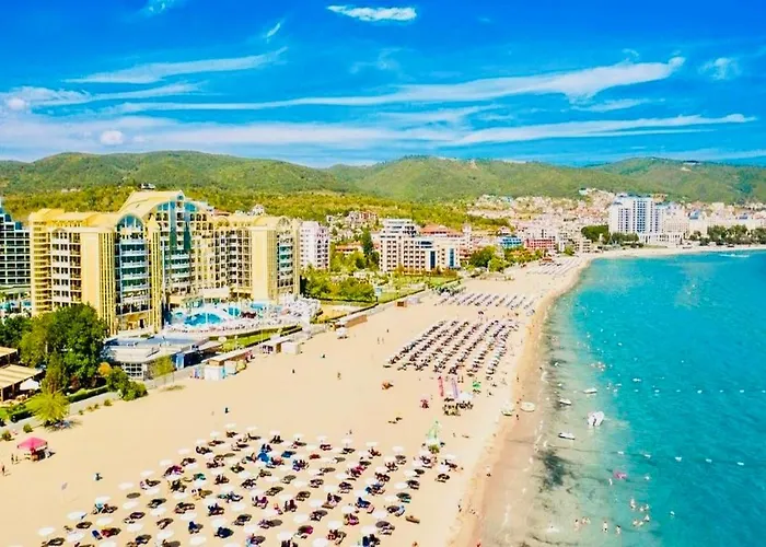 Apartment Two-bed Flat In Sunny With Pool View Slantschew brjag