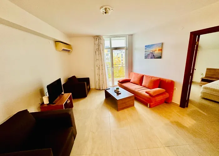 Two-bed Flat In Sunny With Pool View